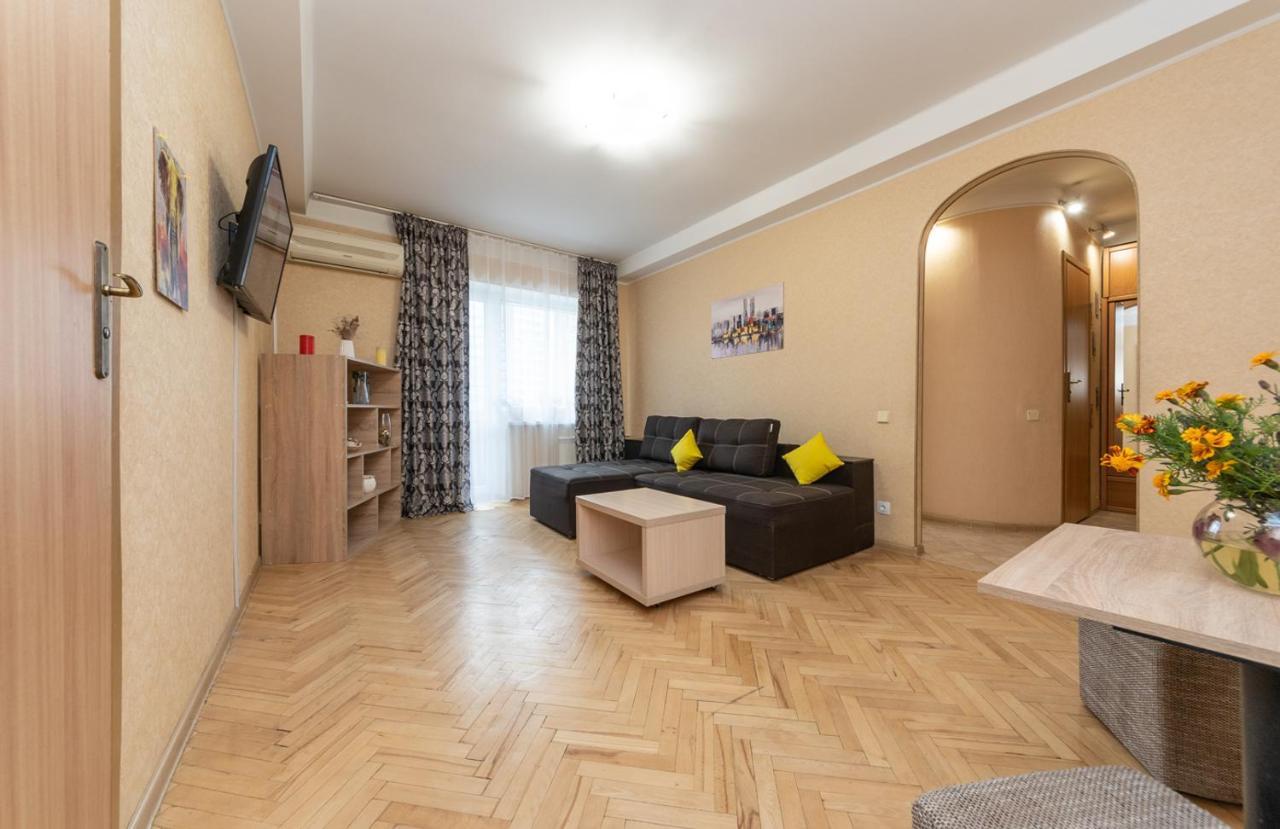 1 Bedroom Apart Near Metro Pecherska Kiev Eksteriør bilde