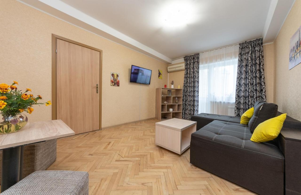 1 Bedroom Apart Near Metro Pecherska Kiev Eksteriør bilde